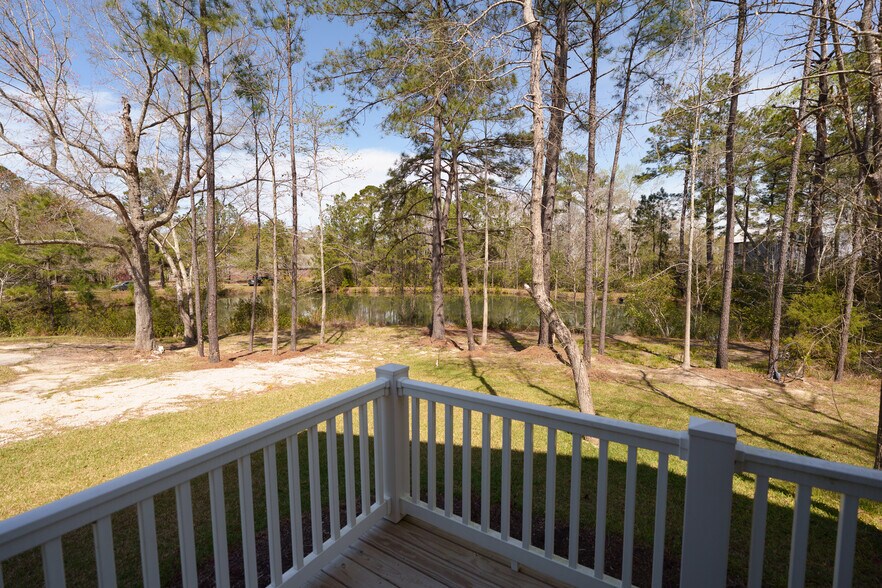 Building Photo - 60 Madison Dr