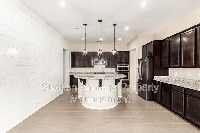 Building Photo - 21004 E Sunset Dr