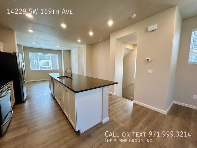 Building Photo - 14229 SW 169th Ave
