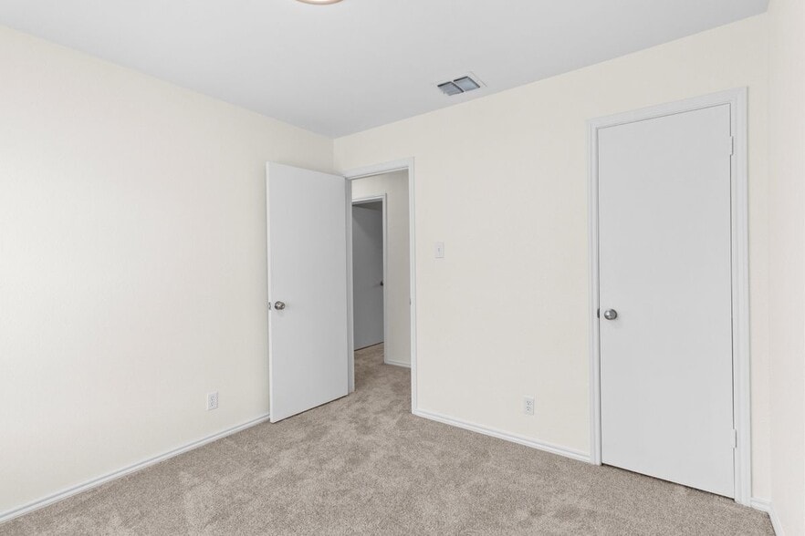 Building Photo - 13638 Princes Knoll