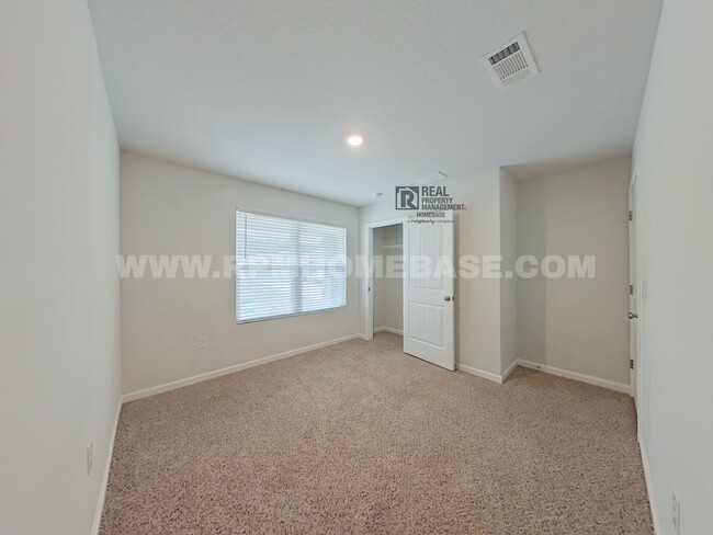 Building Photo - READY FOR MOVE-IN! | SPACIOUS CRESTVIEW HO...