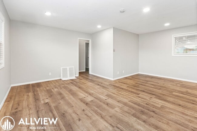 Building Photo - *NEW MOVE-IN SPECIAL | $1000 OFF FIRST MON...