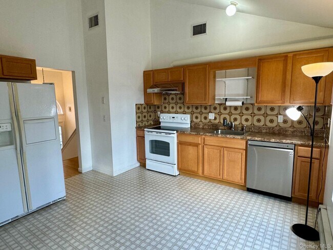 Building Photo - 18 Penny Ln