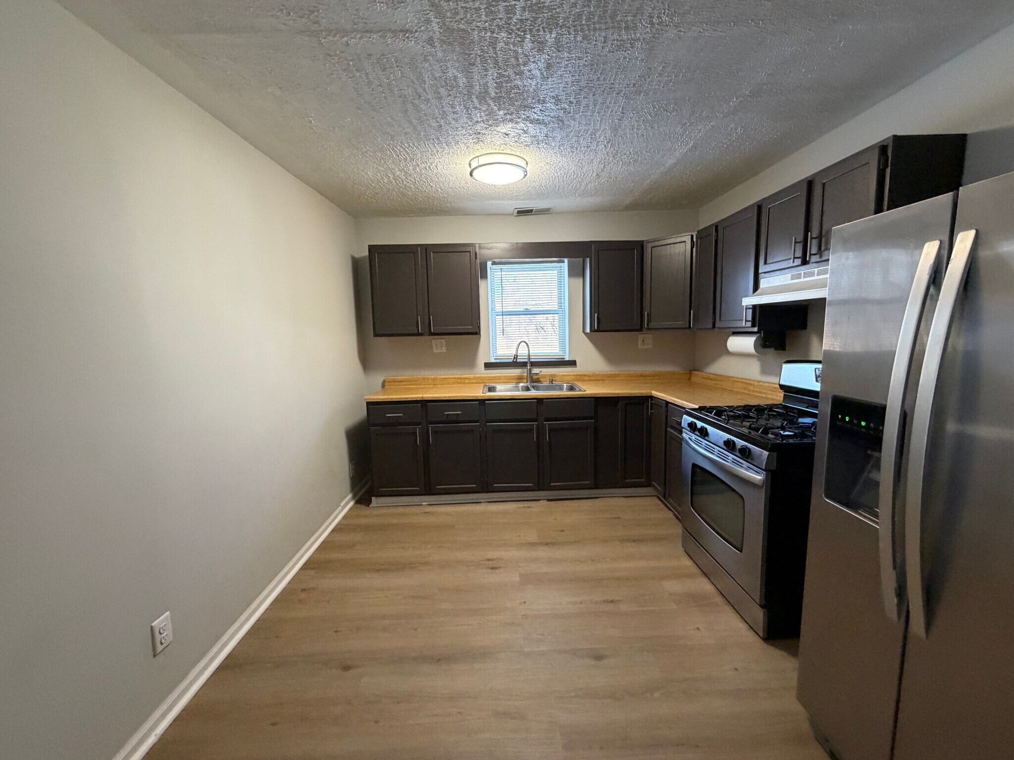 Kitchen - 2729 New Jersey St