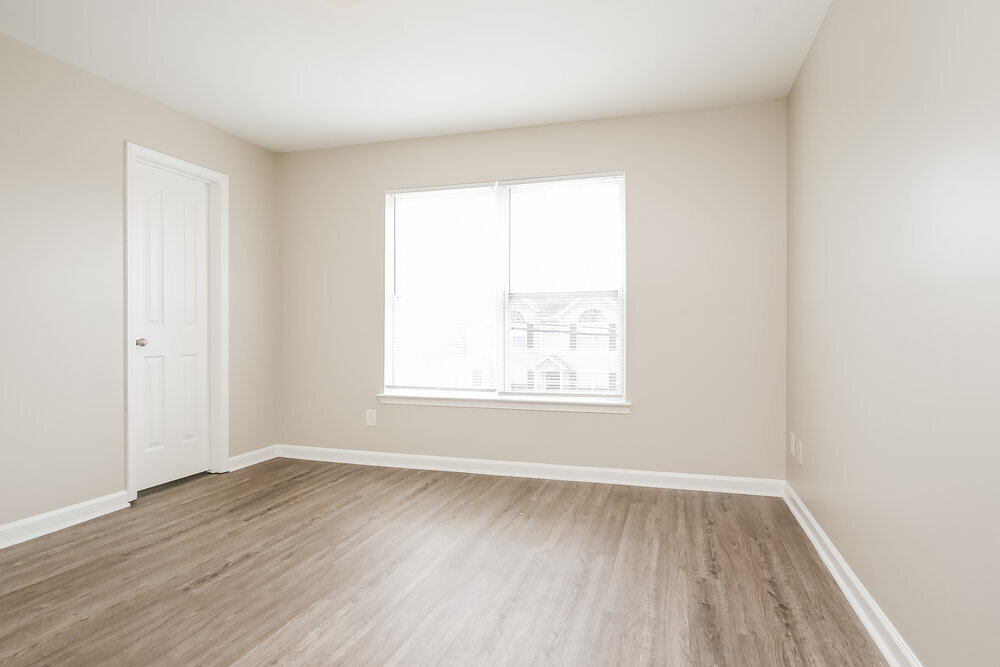 Building Photo - 8047 Logan Dr