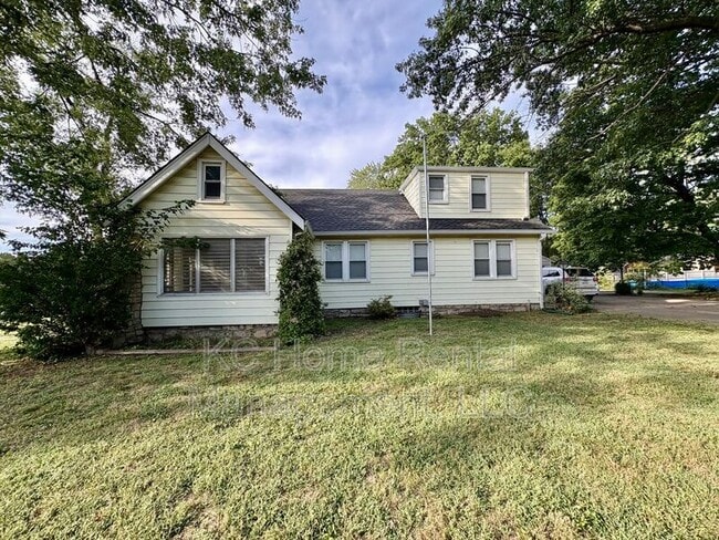 Building Photo - 7839 Robinson St