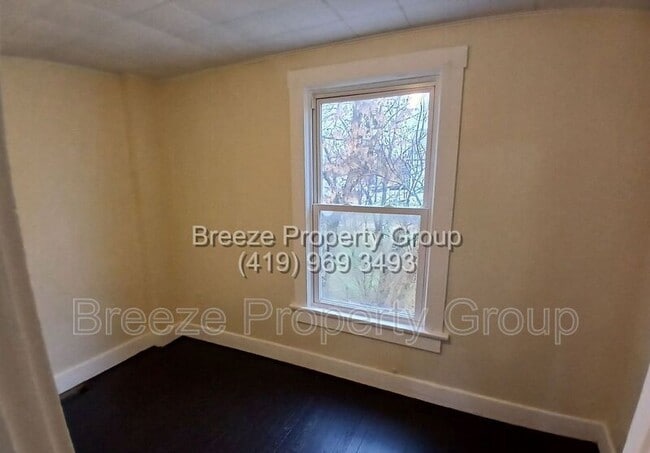 Building Photo - 503 E Vine St