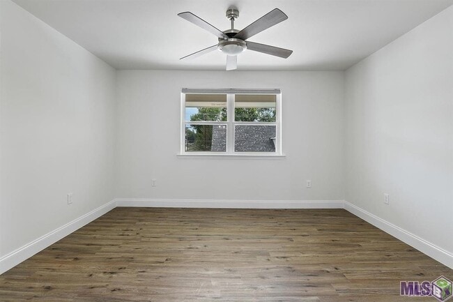 Building Photo - 212 Centerville St NE