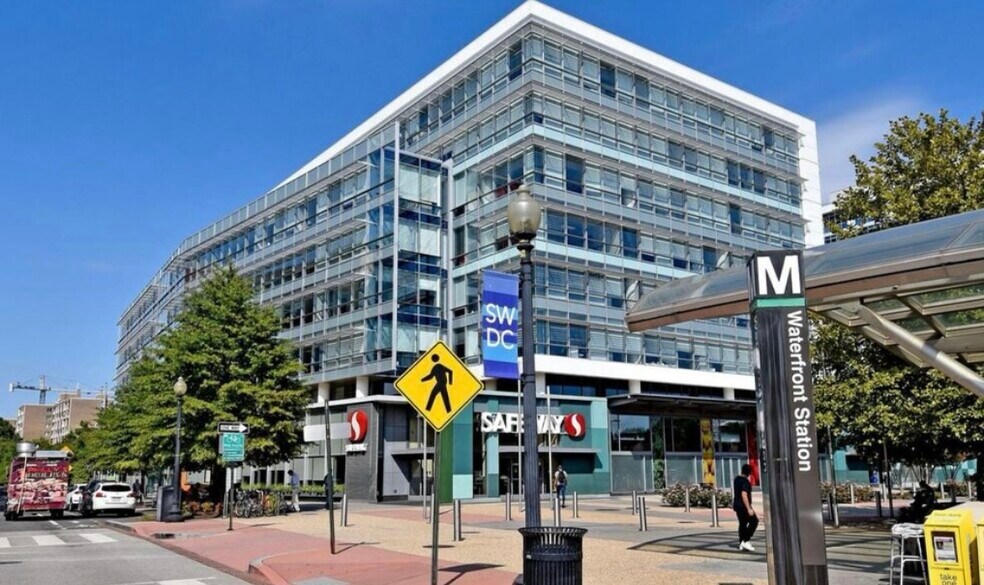 Building Photo - 1301 Delaware Ave SW