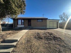 Building Photo - Single Family House in Denver near by I-25