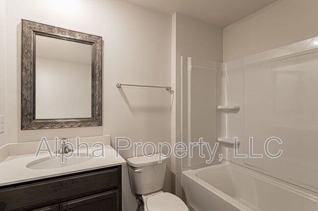 Building Photo - 766 Embark Cir
