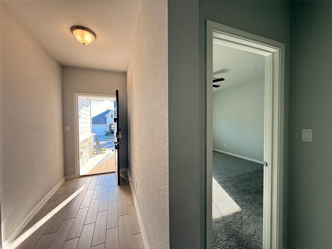 Building Photo - 2713 Brushwood Mdw