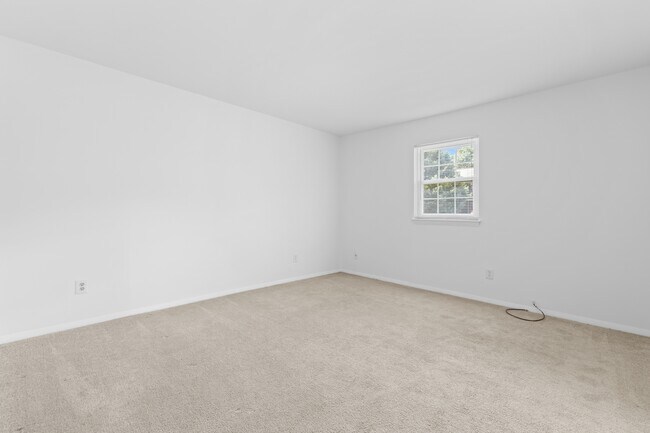 Building Photo - 1208 Manassas Ct