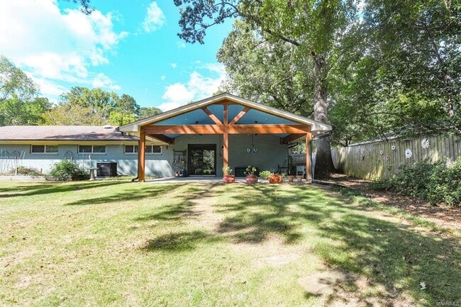 Building Photo - 2516 Jasmine Rd