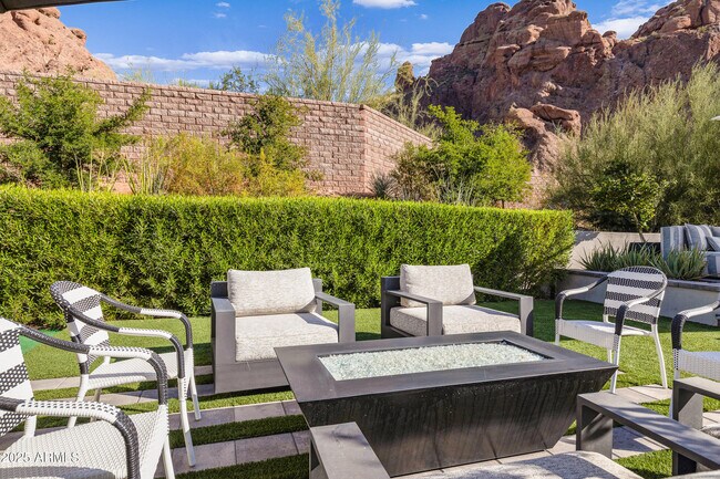 Building Photo - 5841 N Echo Canyon Cir