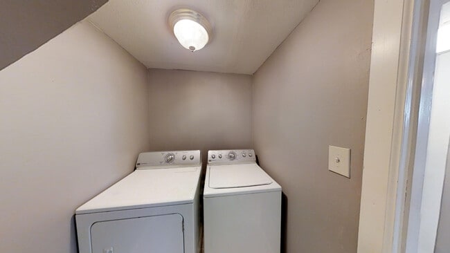 Building Photo - 101 Lorraine Ave