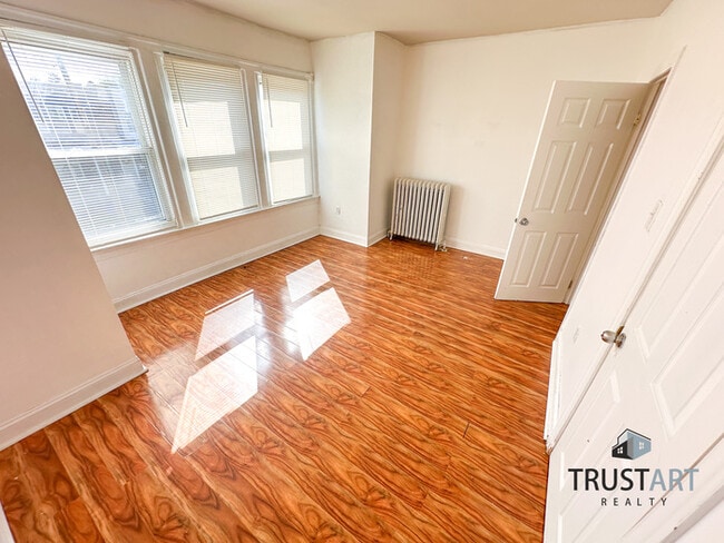 Building Photo - 3 Bedroom House in Belfield, Philadelphia