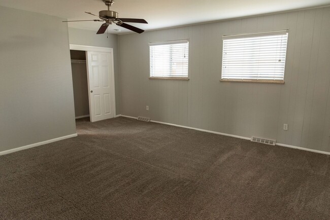 Building Photo - 3 Bed 2 Bath Home For Rent across from Sloan's Lake!