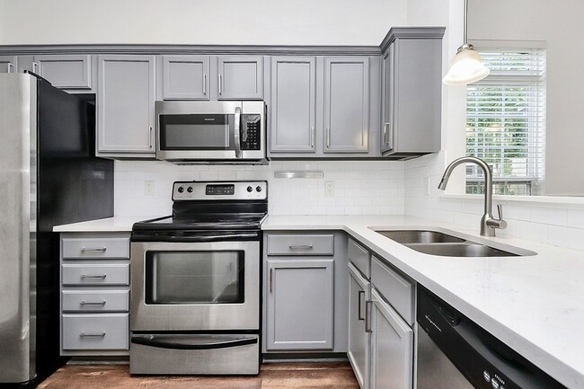 Building Photo - 5028 Silabert Ave