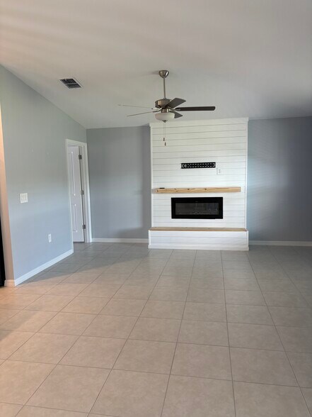 Building Photo - 15390 Sapphire Purple St