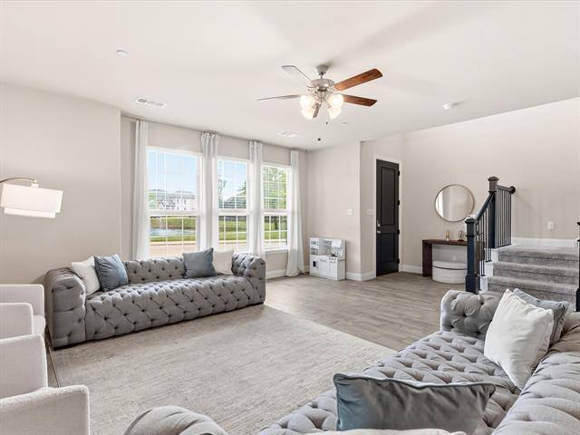 Building Photo - 217 Suma Dr