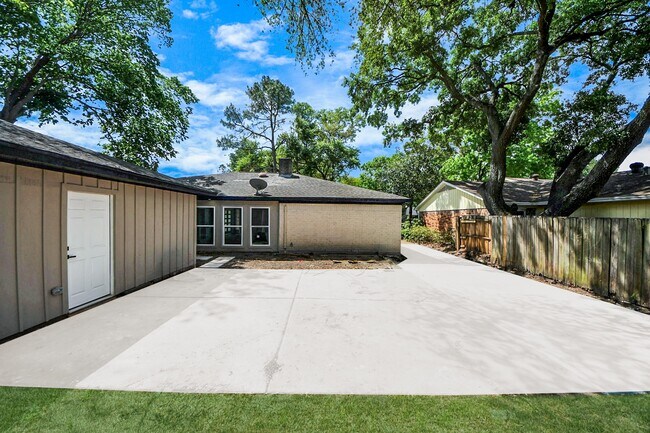 Building Photo - 9406 Vickijohn Dr