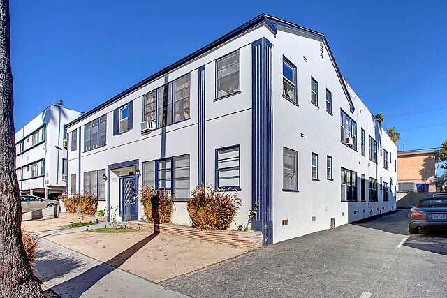 Building Photo - Normandie 1