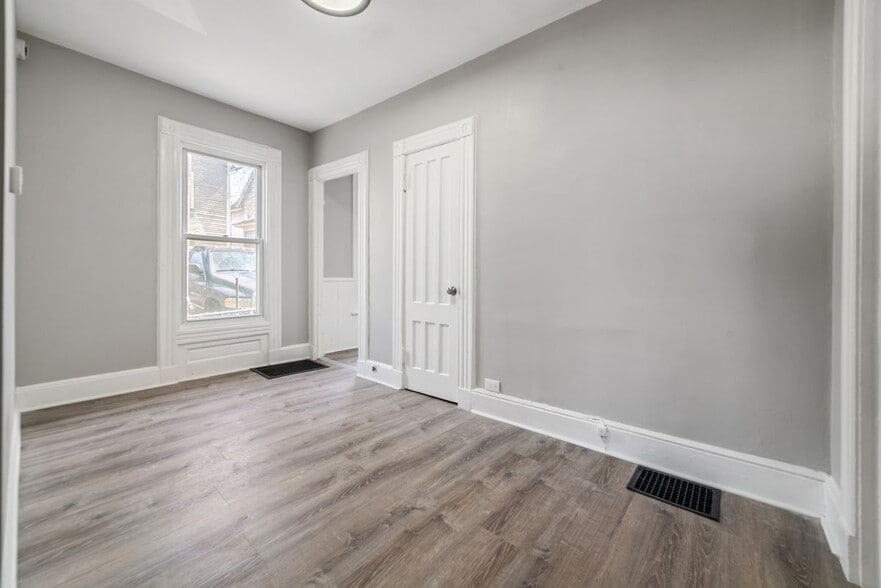 Building Photo - 58 Derby Ave