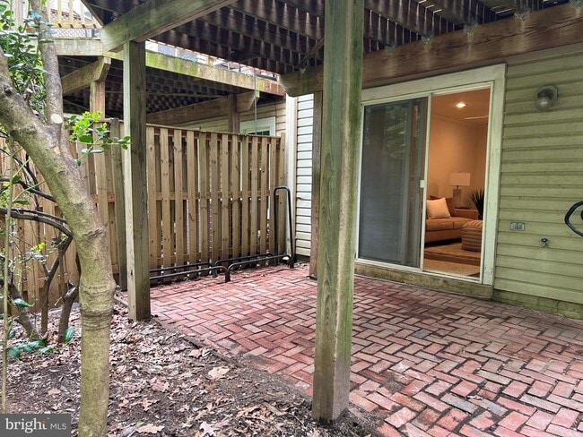 Building Photo - 3300 Stone Heather Ct