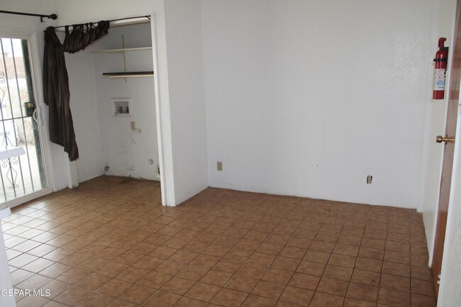 Building Photo - 3221 Monroe Ave