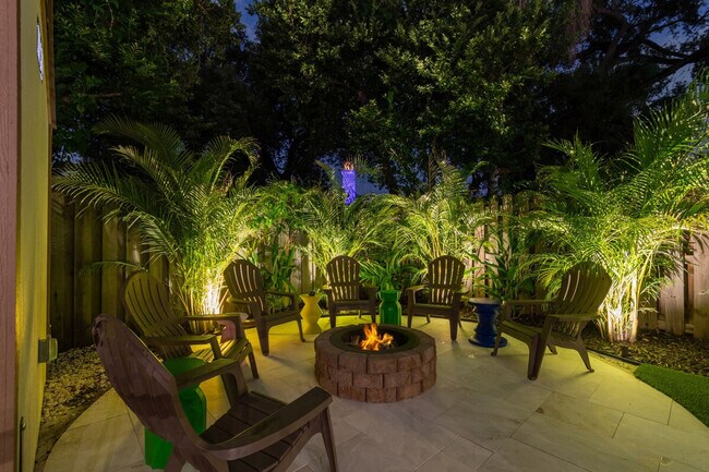 Building Photo - 109 W Hollywood St