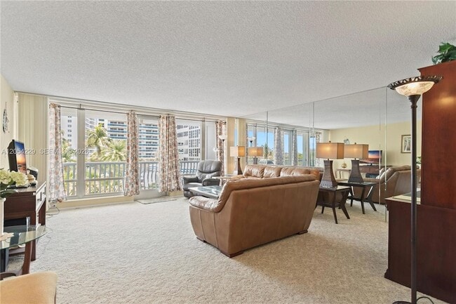Building Photo - 4020 Galt Ocean Dr