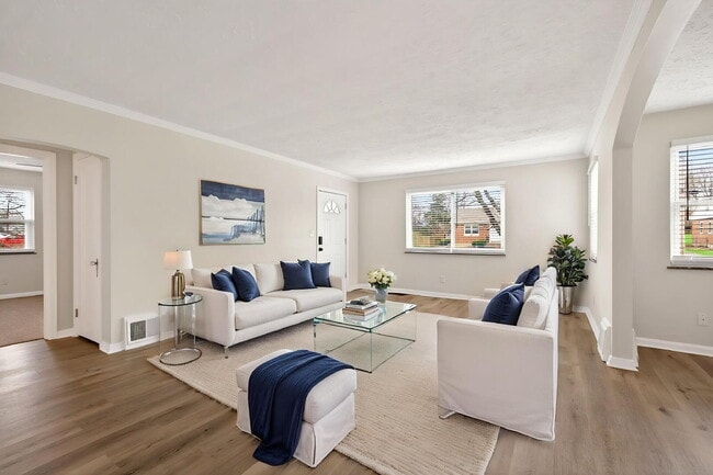 Building Photo - 1930 Stevens Ave