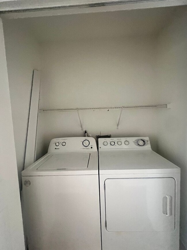 Building Photo - Paddock Place Apartments