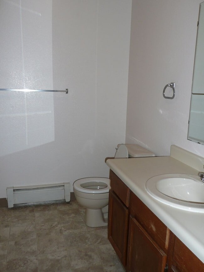 Building Photo - Independence Park 2bed two story washer & ...