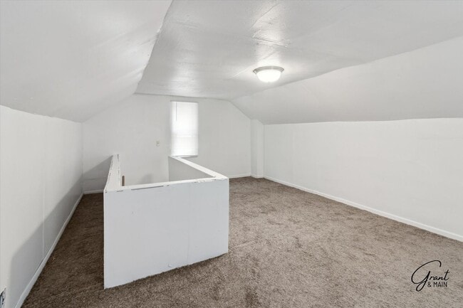 Building Photo - $1300 3 bedroom bungalow
