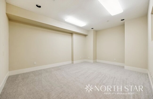Building Photo - Stunning Renaissance at Peterkort Woods To...