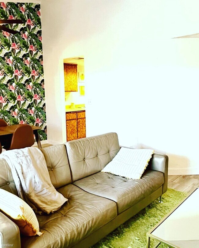 Building Photo - 1 br, 1 bath Condo - 81840 Avenue Del Mar ...