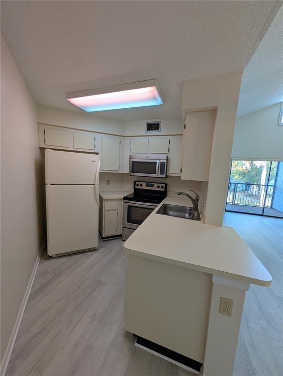 Building Photo - 3959 Atrium Dr