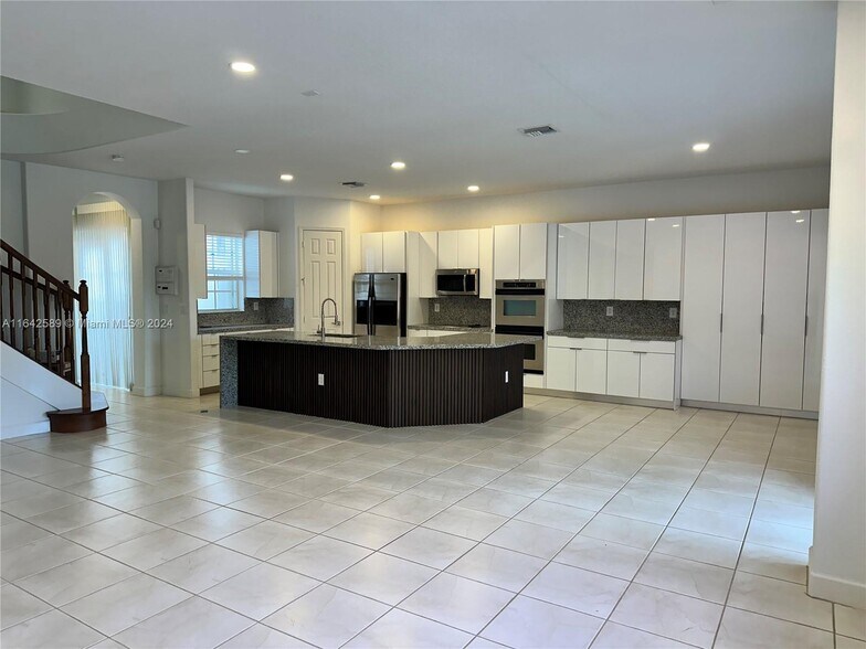 Building Photo - 11388 NW 68th St