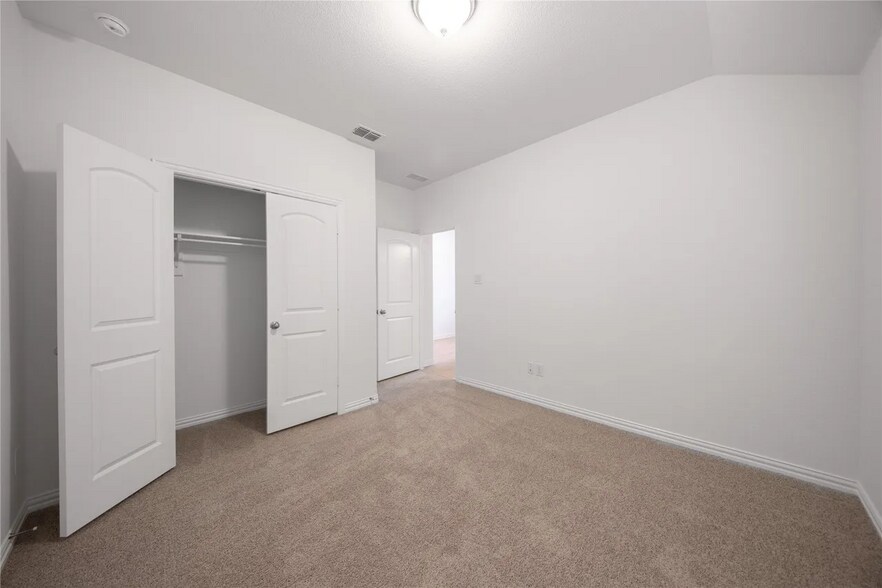 Building Photo - 1707 Blackbird Ln