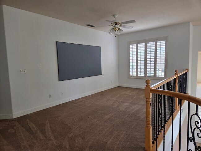 Building Photo - 5 Bdrm, 4 bath home located in Highland View Community off Silva Valley