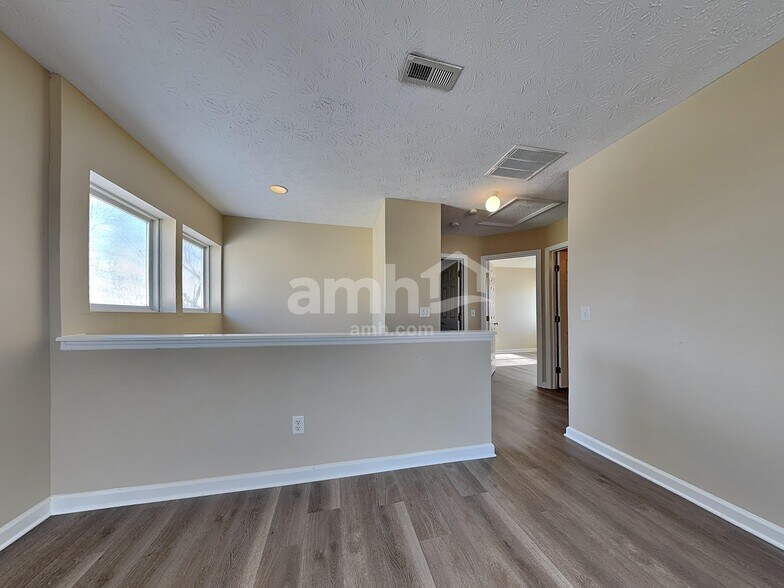 Building Photo - 10024 Oriole Ct