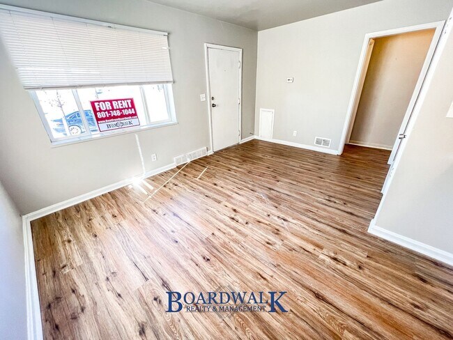 Building Photo - 1327 Illinois Ave