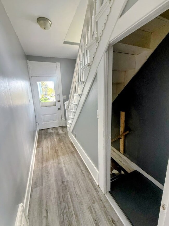 Building Photo - Spacious 4-Bedroom Home in North Canton – Prime Location