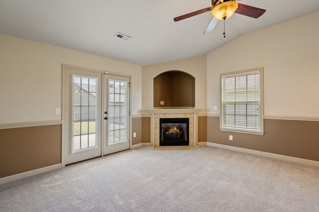 Building Photo - 3 Bedroom, 2 Bath - Ranch in Wynbrook, Boi...