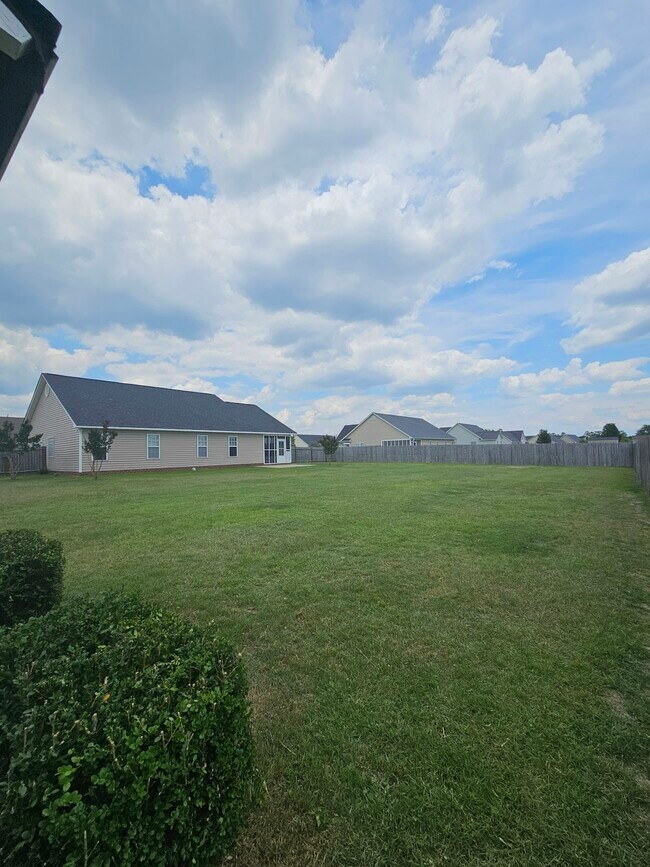 Building Photo - 389 Ivywood Ln