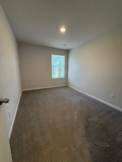 Building Photo - 144 Village Green Dr