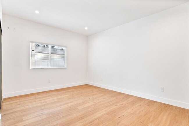 Building Photo - Brand New Modern & Chichose for Lease | Stylish Living with Premium Features
