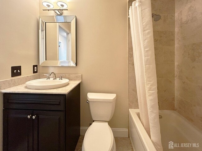 Building Photo - 3108 Vroom Dr